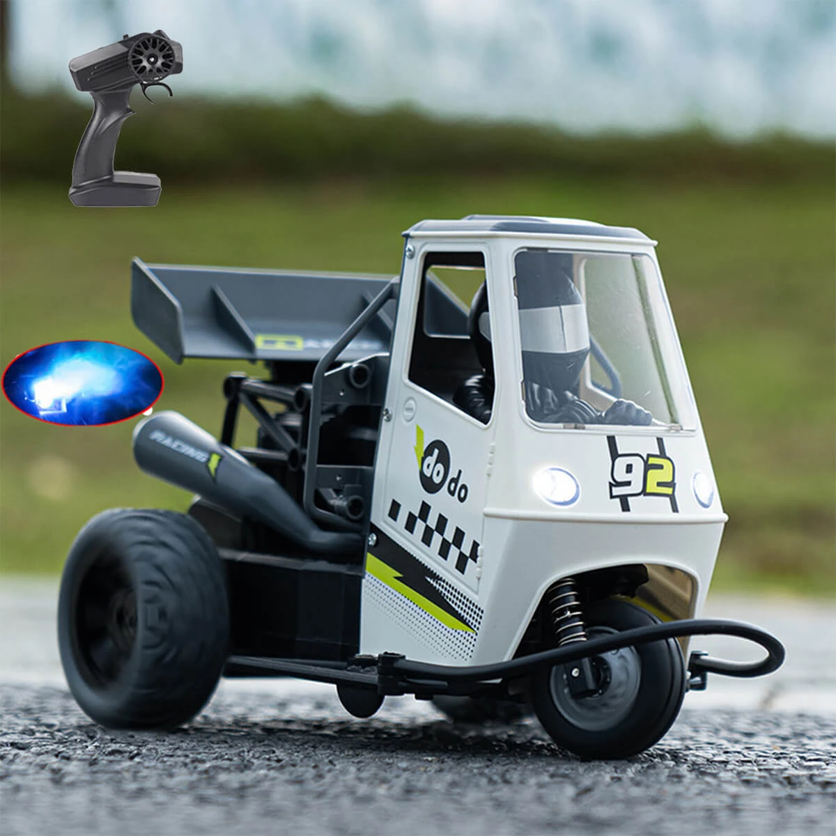 1/16 RC Trike X-Rider Flamingo 2.4Ghz Three-Wheel Car Spray Simulation RC Car 1 1/16 RC Trike X-Rider Flamingo 2.4Ghz Three-Wheel Car Spray Simulation RC Car