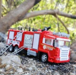 Water Spray RC Fire Truck Rescue Engine Remote Control And Electronic Vehicle 14 Water Spray RC Fire Truck Rescue Engine Remote Control And Electronic Vehicle -Children Toys Sale firerescuetruck 5