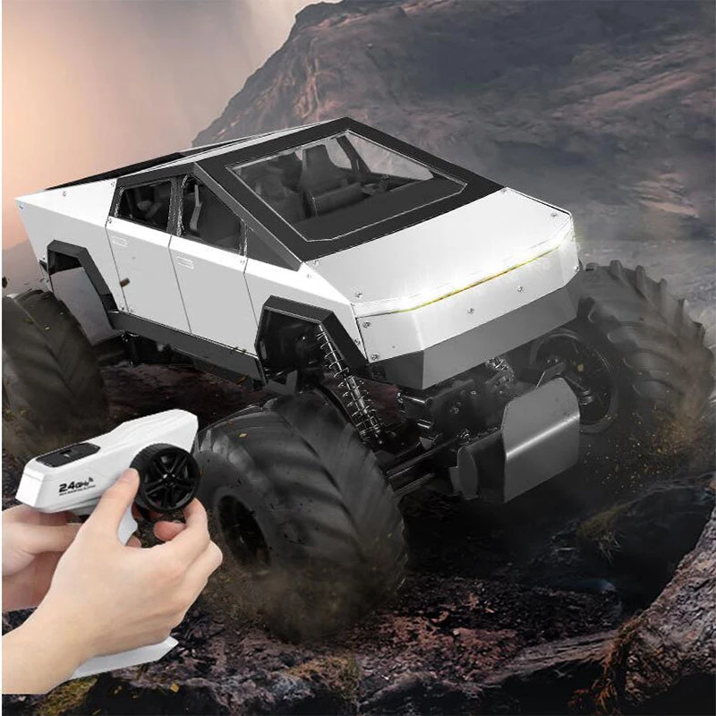 1/8 Remote Control Car 4WD Pickup Climbing Car 2.4G Alloy Off-road Vehicle 1 1/8 Remote Control Car 4WD Pickup Climbing Car 2.4G Alloy Off-road Vehicle